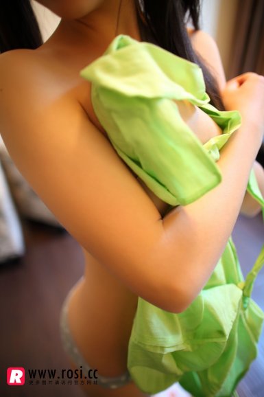 【dg真人游戏官网】冲超梦碎!文筱婷目睹败北愁眉紧锁 歪头一下惹人怜(图2) dg真人游戏官网